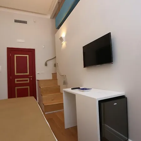 Апартаменты Come A Casa Tua Неаполь